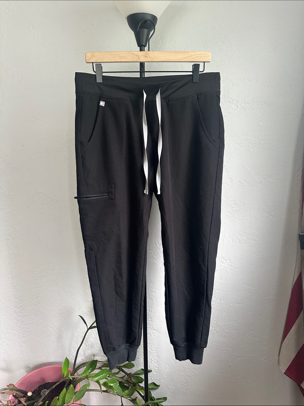 Women’s Figs Zamora Pants